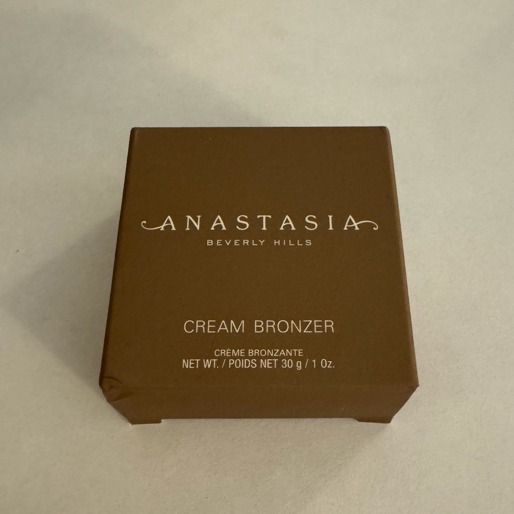 Anastasia Beverly Hills Cream Bronzer in Amber